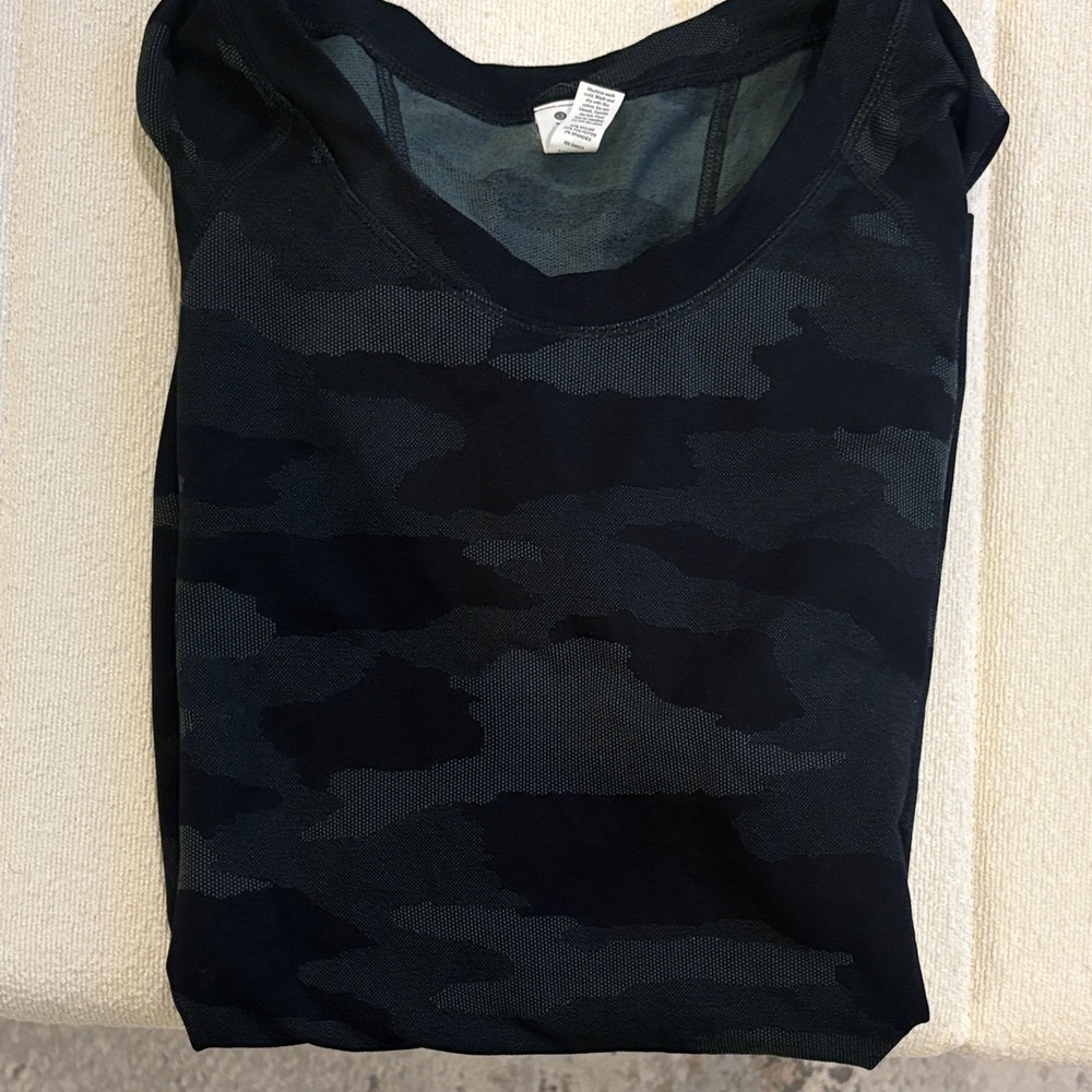 Women's Athleta Black Camouflage Top